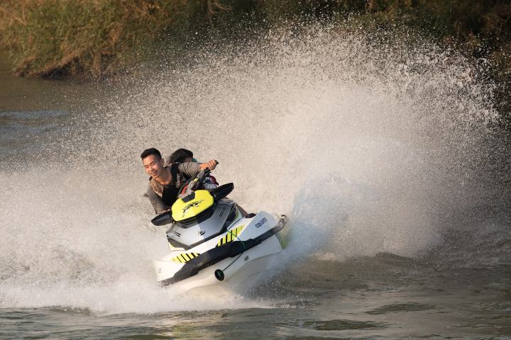 Jet ski en el Lago de Ilopango